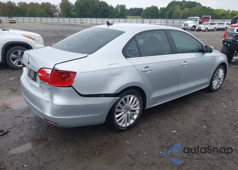 2013 Volkswagen Jetta 2.5L Sel z USA, uszkodzony, nr VIN 3VWLX7AJ6DM361791